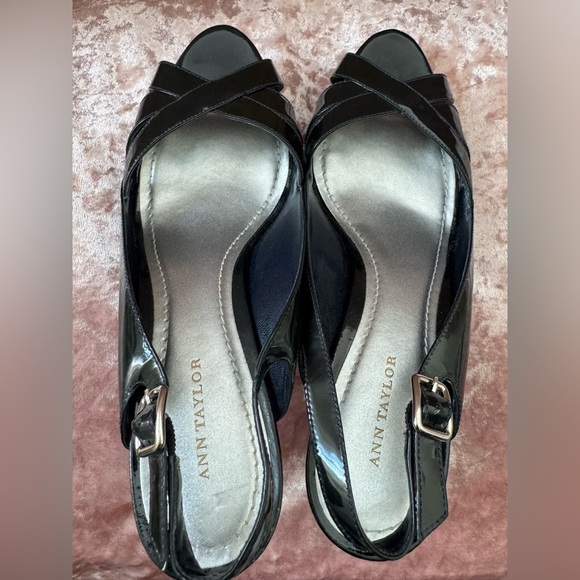 💥Ann Taylor Black Patent Leather Slingbacks - Picture 7 of 8